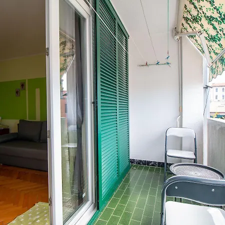 Apartment Modernes Nur 50 Meter Zum Zentrum Von Mit Privatparkplatz *