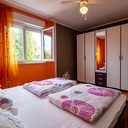 Modernes Nur 50 Meter Zum Zentrum Von Mit Privatparkplatz Apartment *