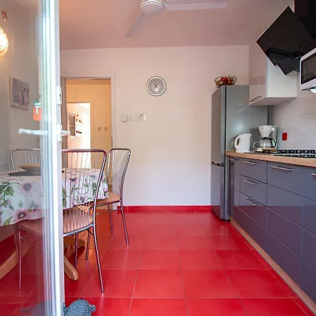 Apartment Modernes Nur 50 Meter Zum Zentrum Von Mit Privatparkplatz *